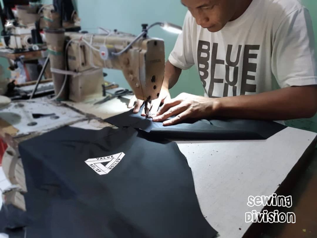 Proses jahit jaket dan kemeja Konveksi HCK